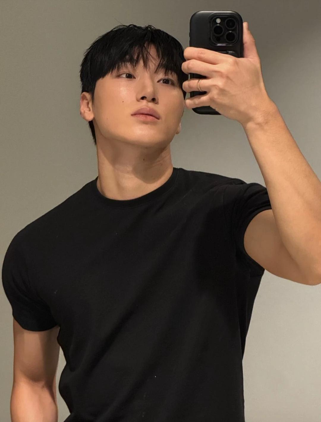 Choi San thumbnail