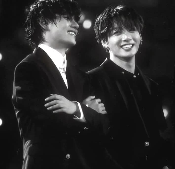 Jungkook y Taehyung thumbnail