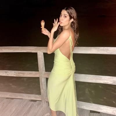 Janhvi Kapoor (Bollywood Indian Actress) thumbnail