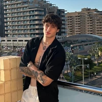 Alex thumbnail