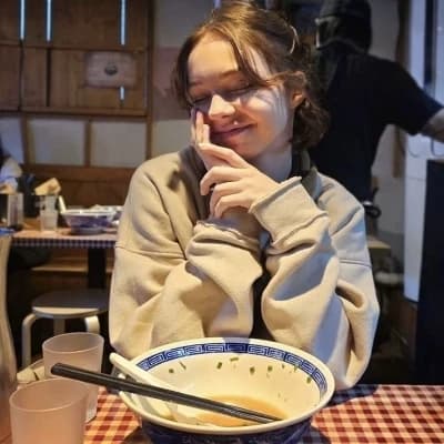 Emma Myers thumbnail