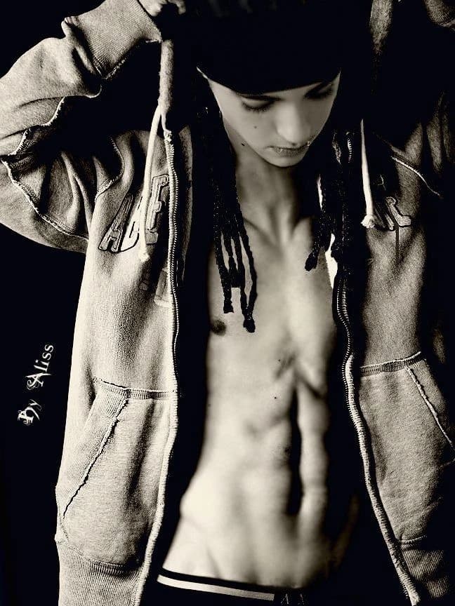 Tom Kaulitz /🫦 thumbnail
