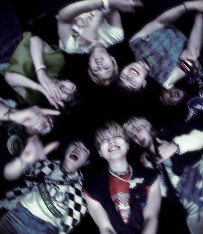 |•^ 🖤🍂 stray kids e BTS thumbnail