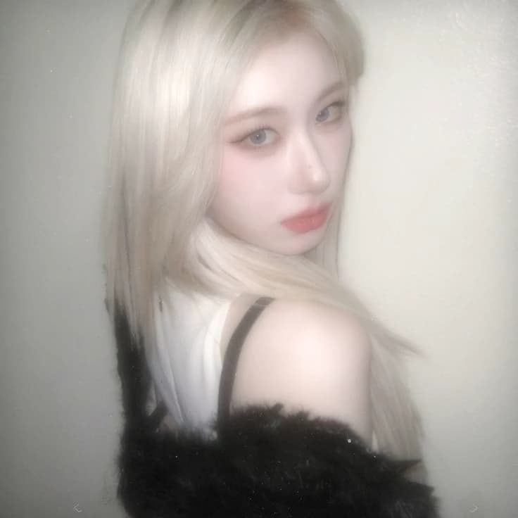 Lee Chaeryeong  thumbnail