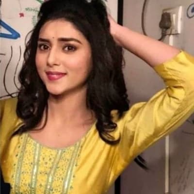 Aisha Khan thumbnail