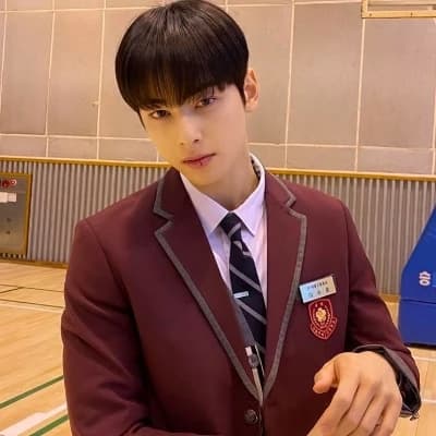 Lee suho thumbnail