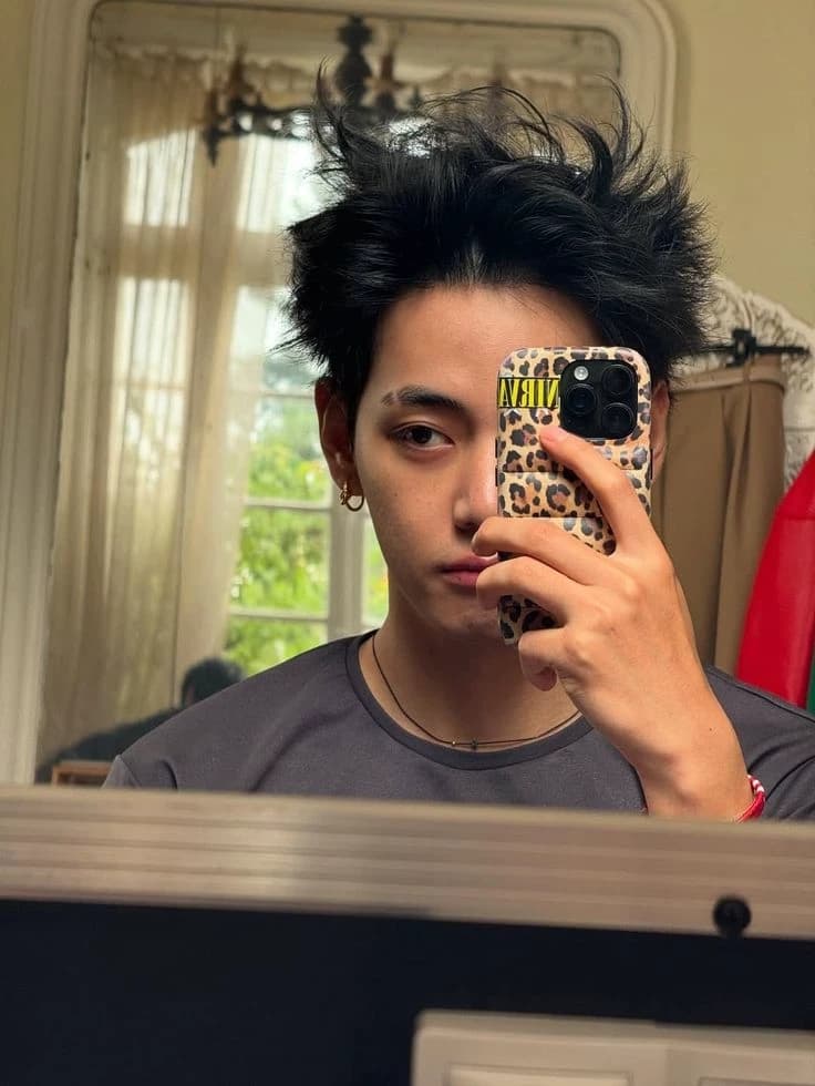 Kim Taehyung thumbnail