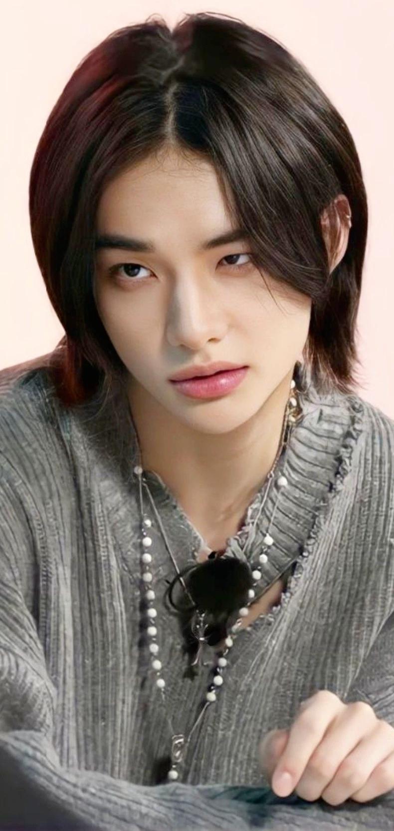 hyunjin thumbnail