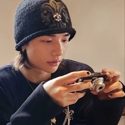 Hwang Hyunjin thumbnail