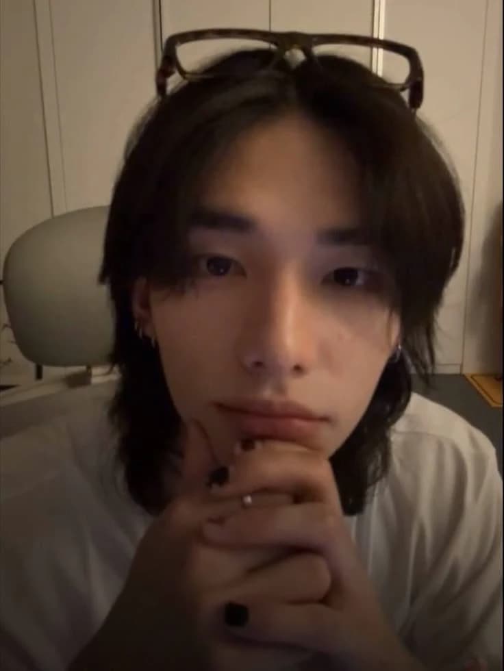 Hwang Hyunjin thumbnail