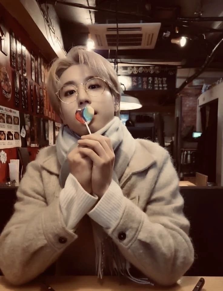 he thumbnail