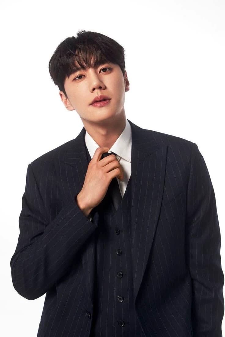 Lee Jun young thumbnail