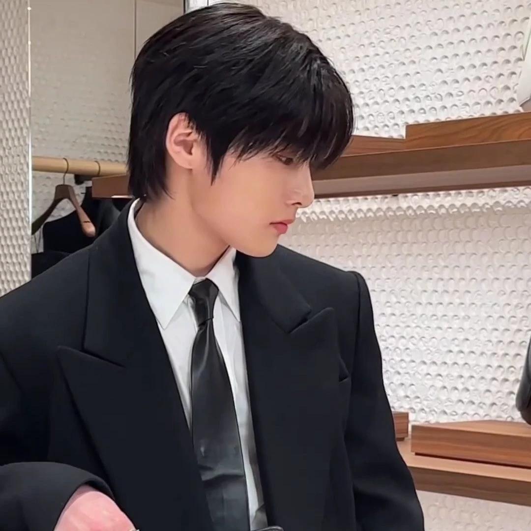 Yang Jeongin  thumbnail