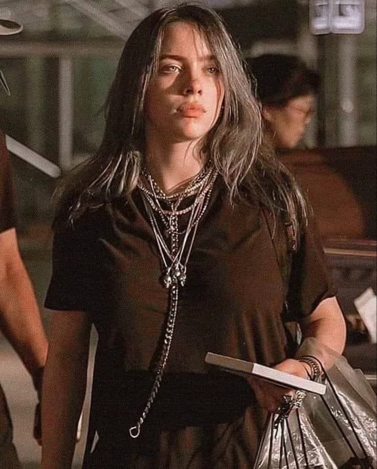 Billie Eilish-popular girl thumbnail