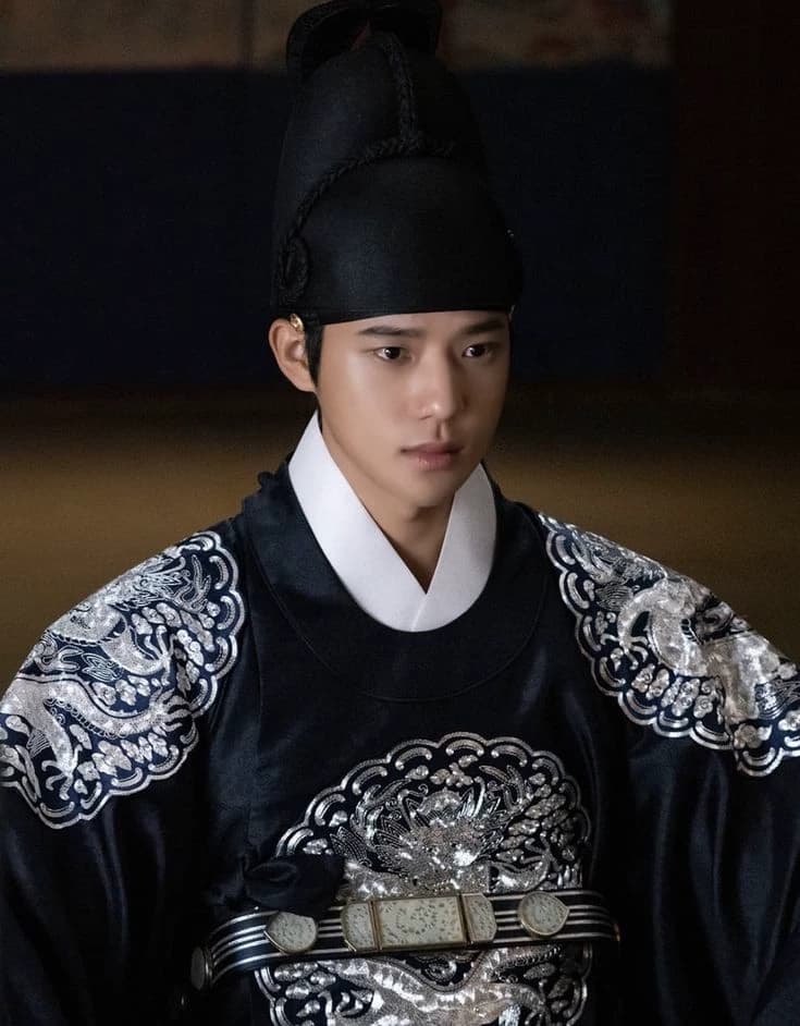 Five Royal Korean men who Time traveled thumbnail