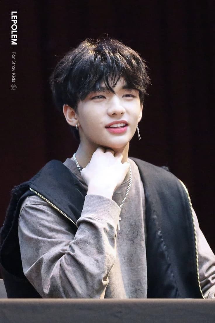 Hwang Hyunjin thumbnail