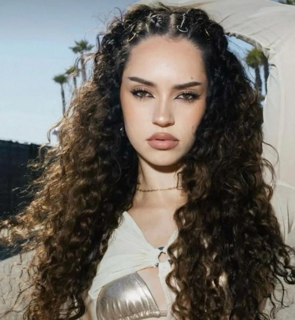 Daniela thumbnail