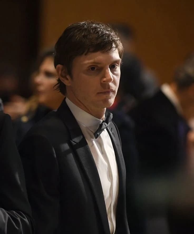 Evan Peters thumbnail