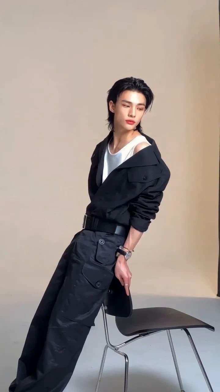 Hyunjin  thumbnail