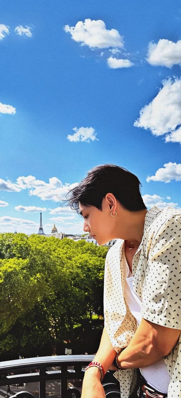 Kim Taehyung thumbnail
