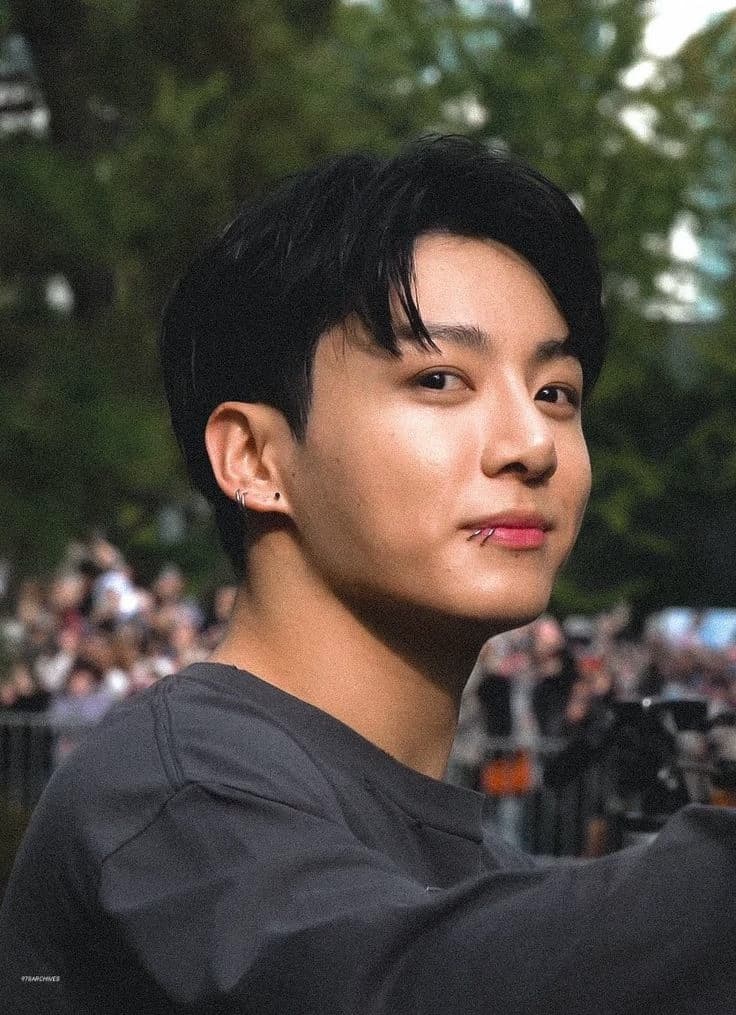 Jeon Jungkook thumbnail