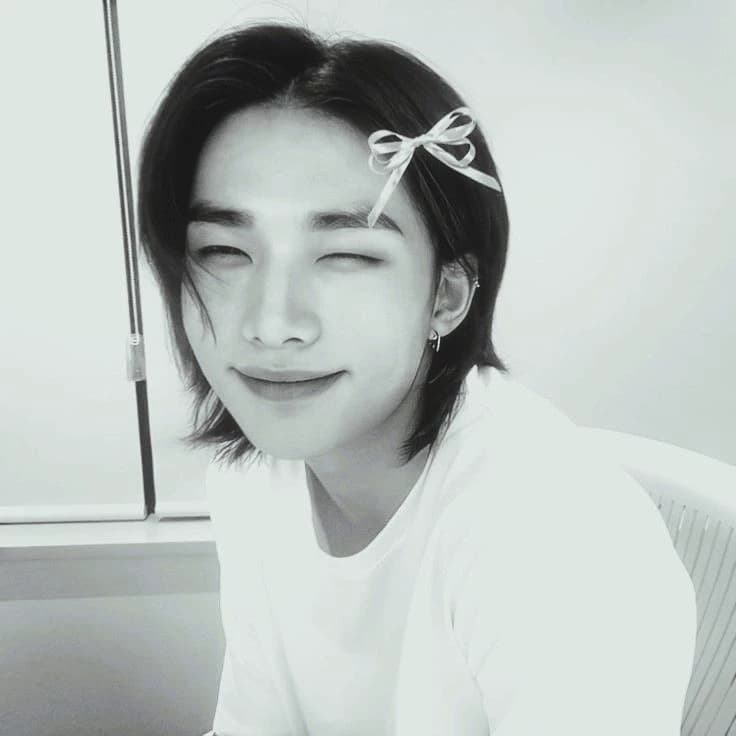 Hyunjin  thumbnail