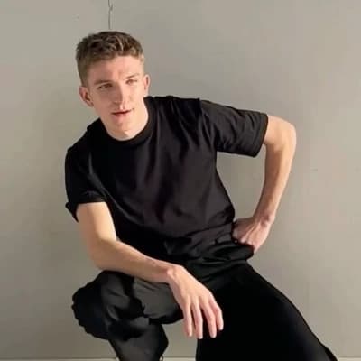 Ewan Mitchell thumbnail