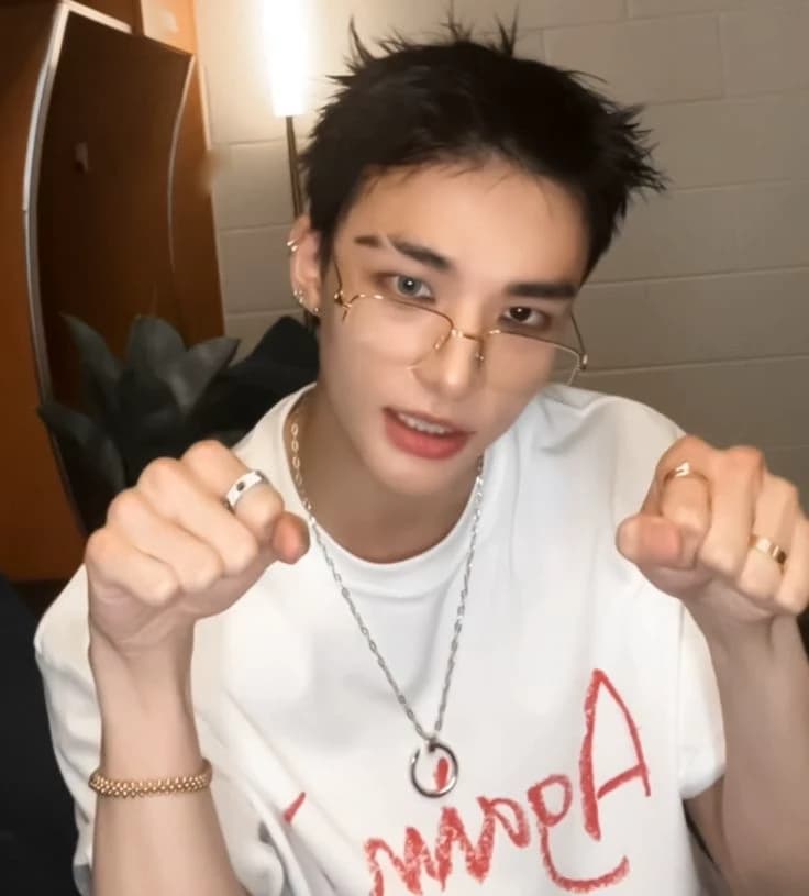 Hyunjin thumbnail