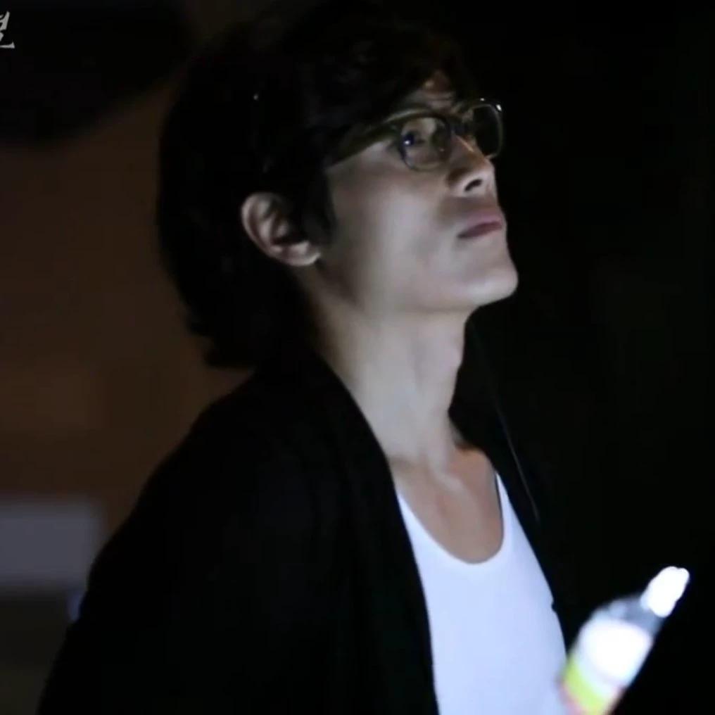 Lee byung hun 📻🌚 thumbnail