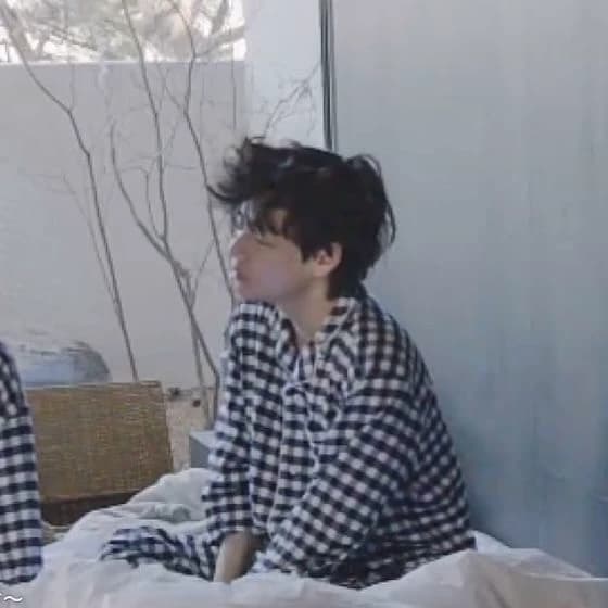  kim Taehyung  thumbnail
