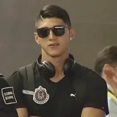 Alan Pulido thumbnail
