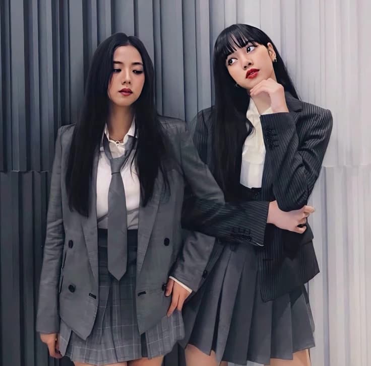 Lisa y Jisoo thumbnail
