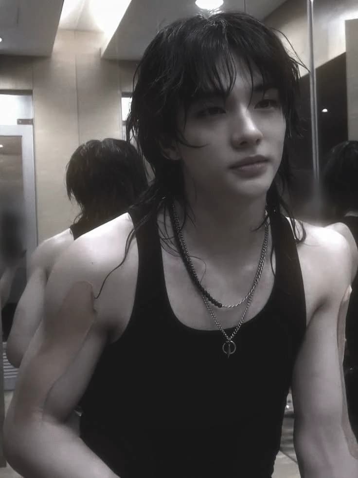 Hwang Hyunjin thumbnail