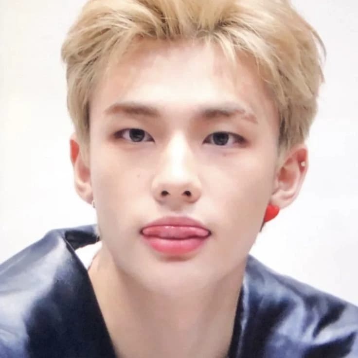 Hyunjin thumbnail