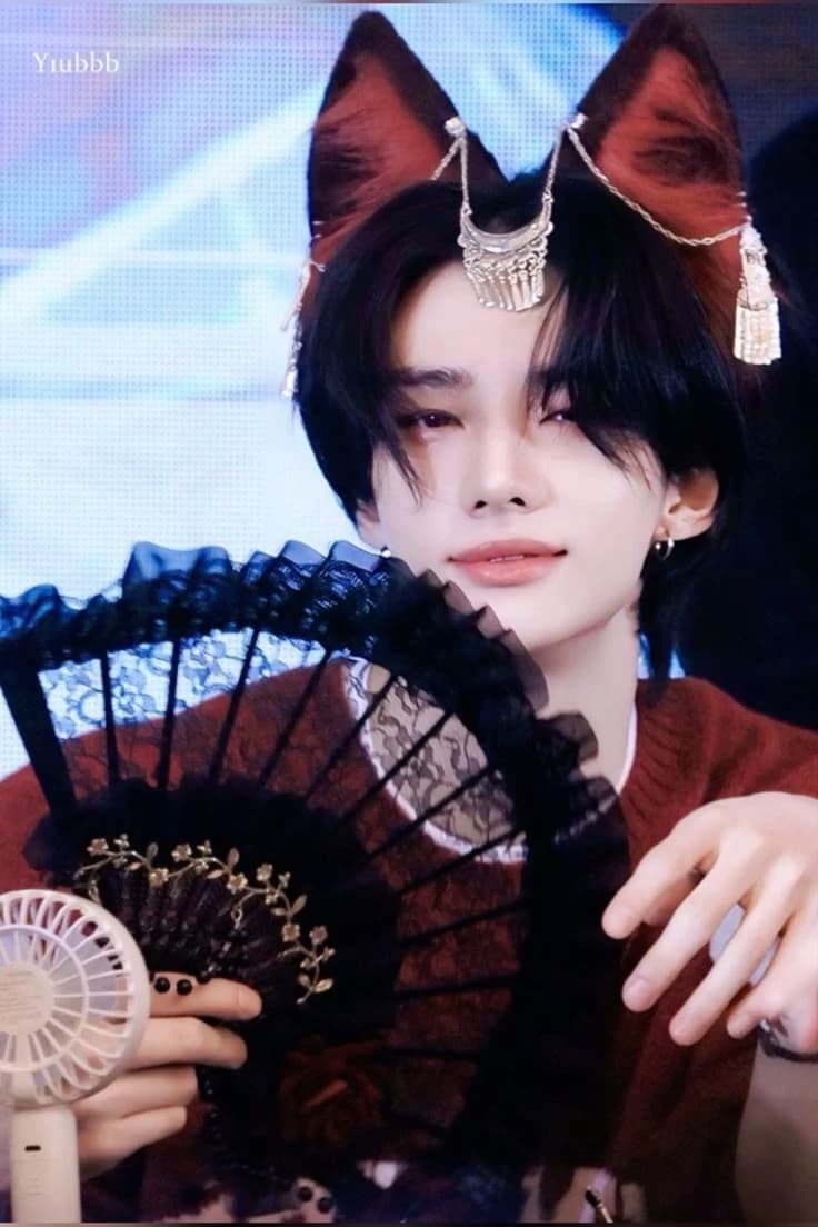 Hwang Hyunjin - Hybrid thumbnail