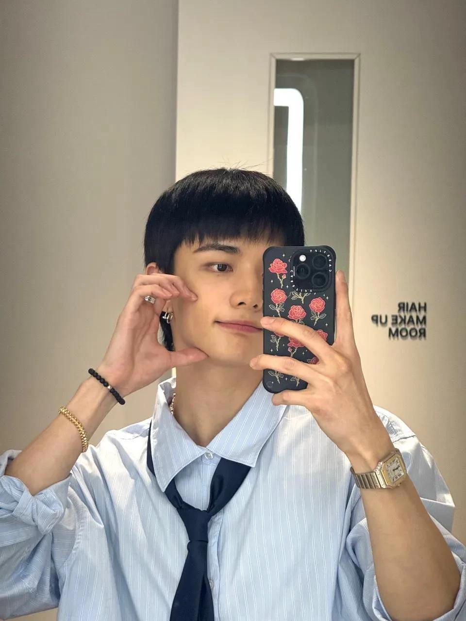Hyunjin, your jealous boyfriend thumbnail
