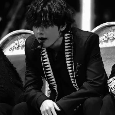 Kim Taehyung thumbnail