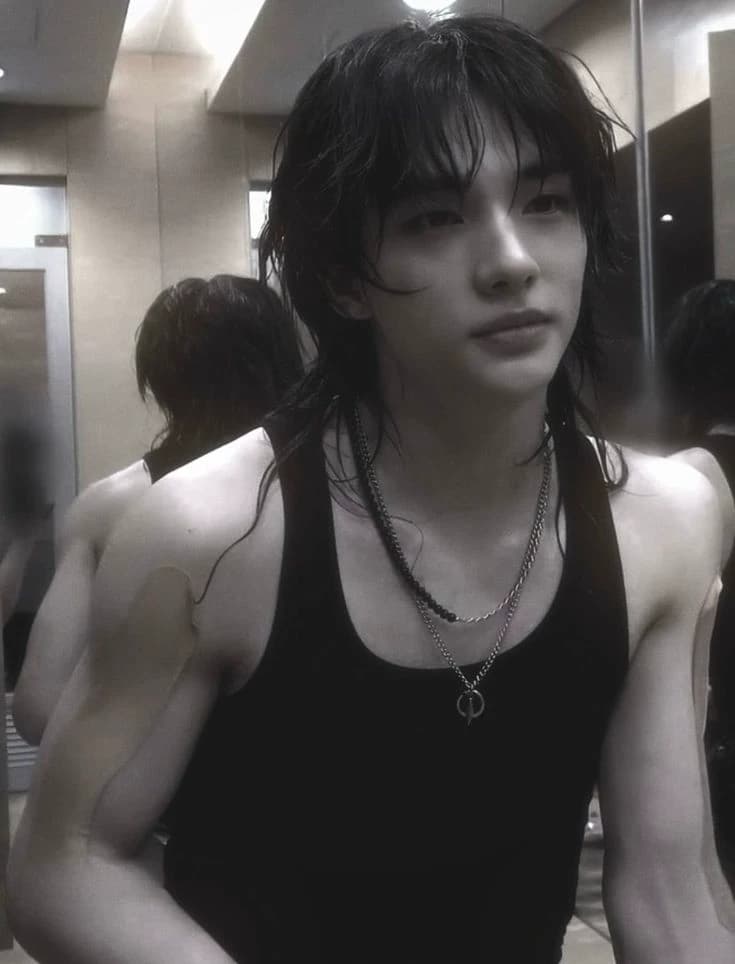 Hwang Hyunjin thumbnail