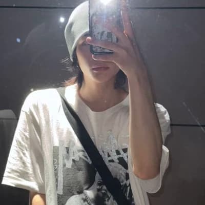 Hwang Hyunjin -idol thumbnail