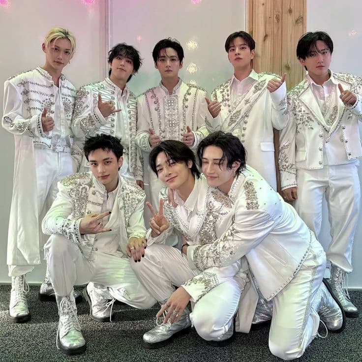 Stray kids thumbnail