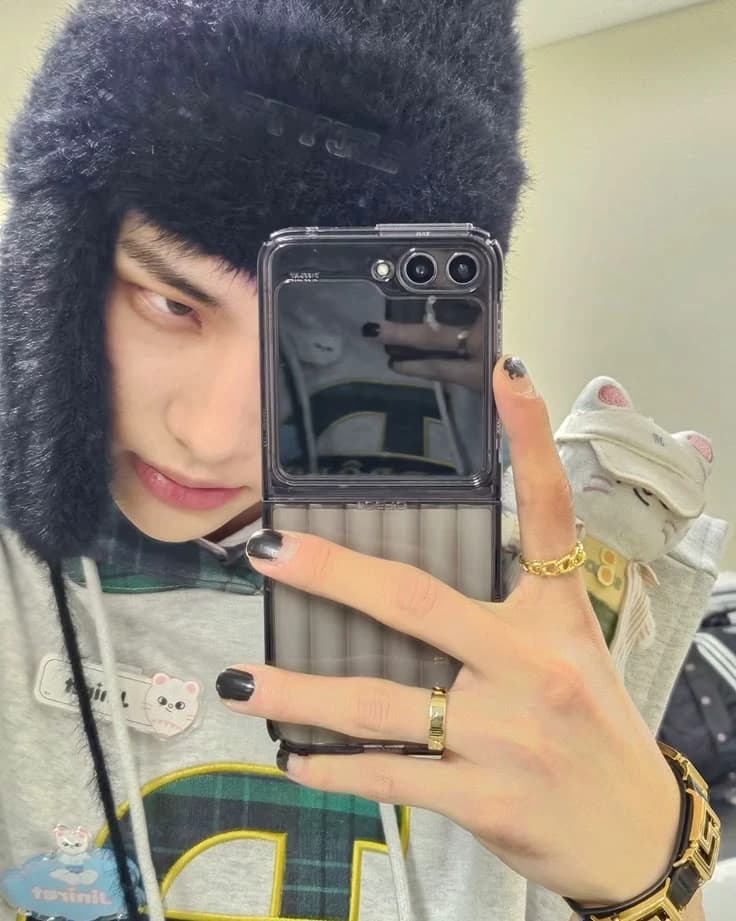Hyunjin thumbnail