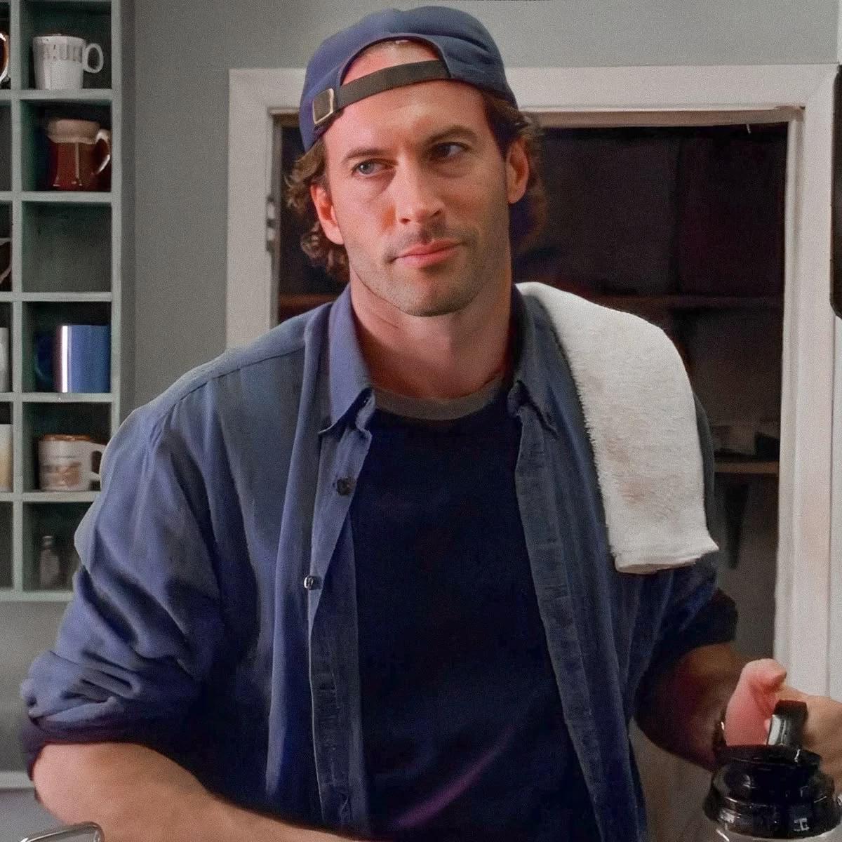 Luke Danes thumbnail