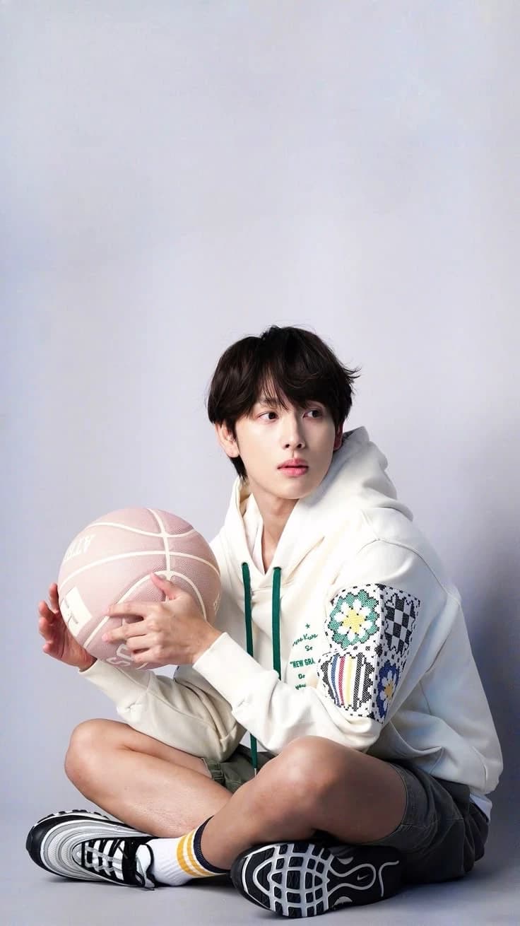 Yim Siwan thumbnail