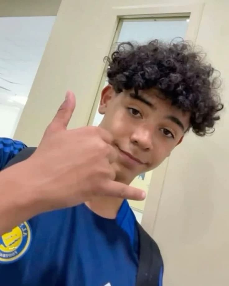 CRIS JUNIOR thumbnail