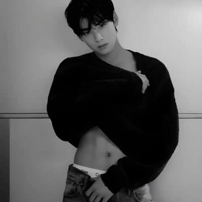 • Cha eunwoo • accidentally falls in his lap ... thumbnail