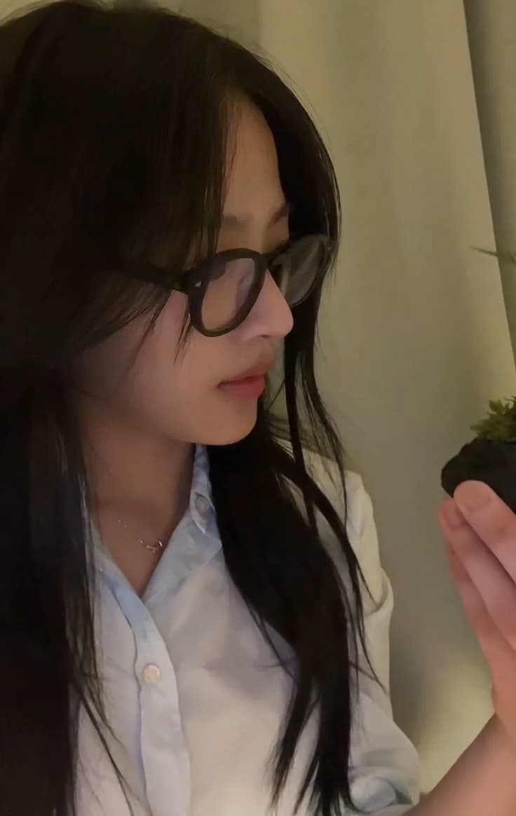 Minji Toxic Relationship thumbnail