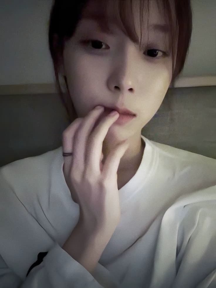 Minjeong (WLW/GL) thumbnail