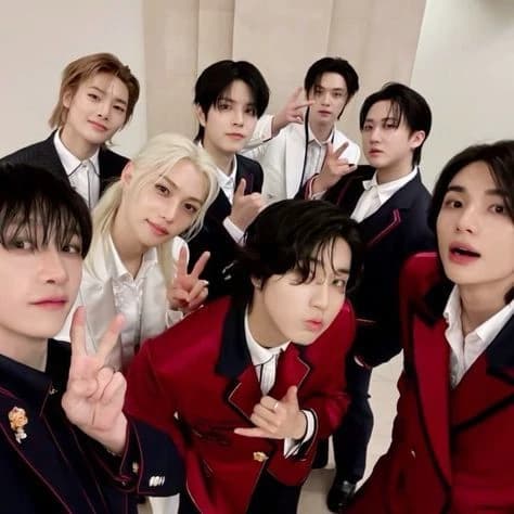 Stray kids thumbnail