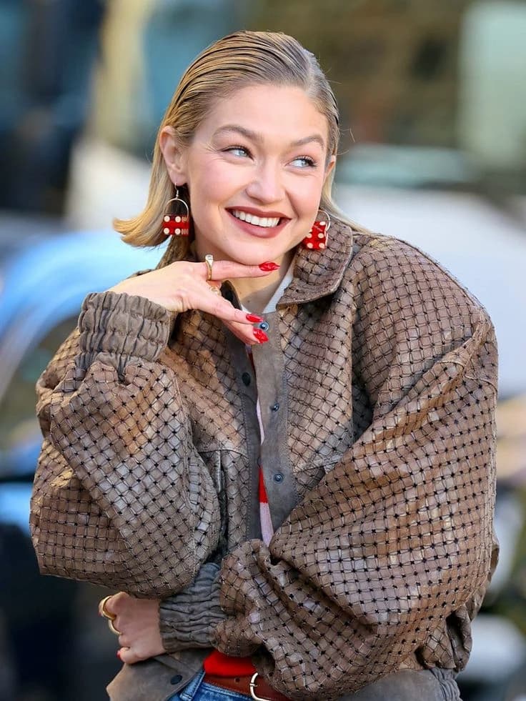 Gigi Hadid thumbnail