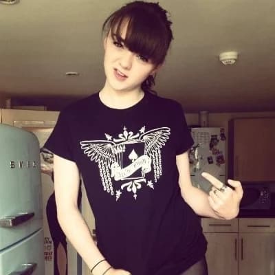 Maisie Williams thumbnail